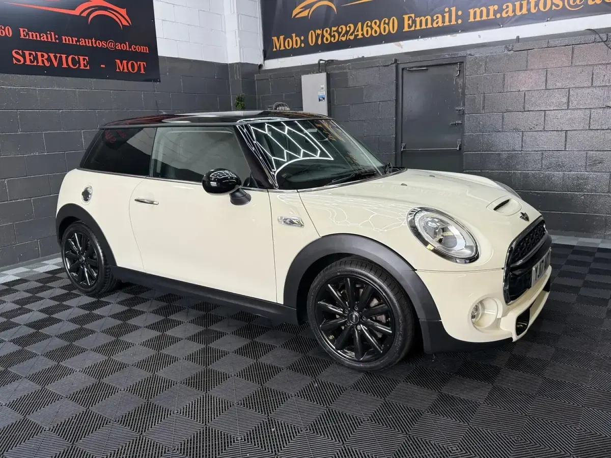 Used Mini Cooper S Hatch 2017 White Hatchback