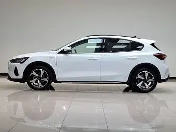 Używany Ford Focus Active 125 KM (91 kW) 2023 Biały Hatchback