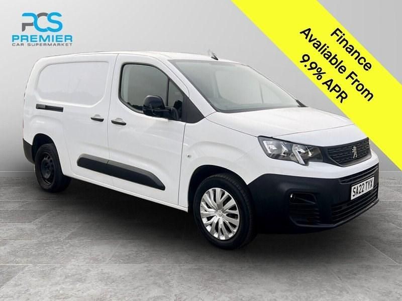 White Used 2022 Peugeot Partner Premium MPV | £7,400 (Fair price) - Image 1/3