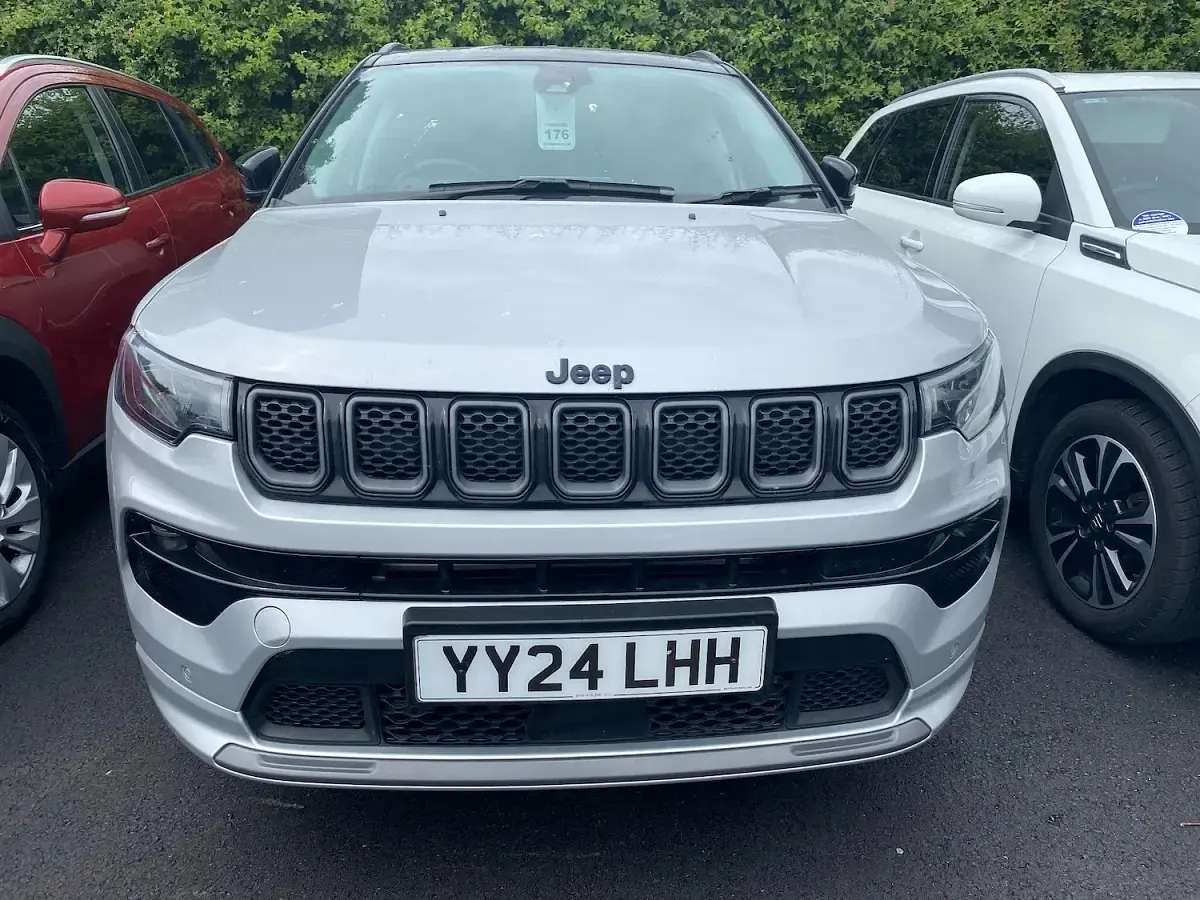 Used Jeep Compass 2024 Silver/black SUV