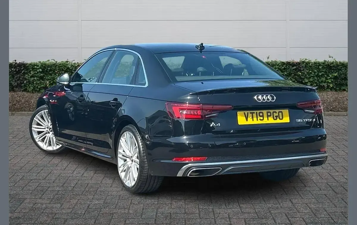 Used Audi A4 S-Line 147 HP (108 kW) 2019 Black Sedan