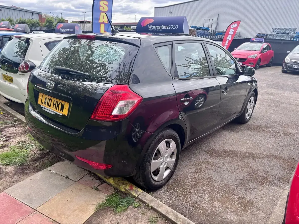 Used Kia Ceed 126 HP (92 kW) 2010 Black Hatchback