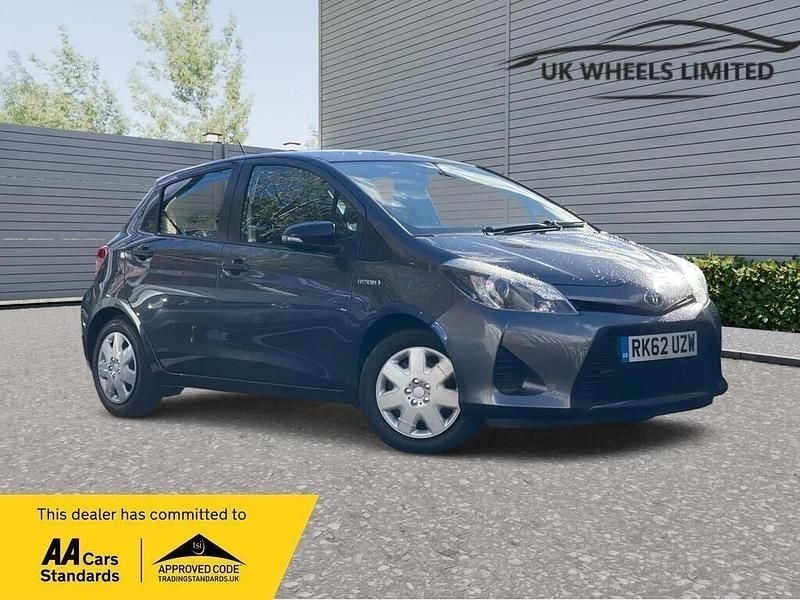 Grey Used 2013 Toyota Yaris Hybrid T3 Hatchback | £7,190 (Fair price) - Image 1/3