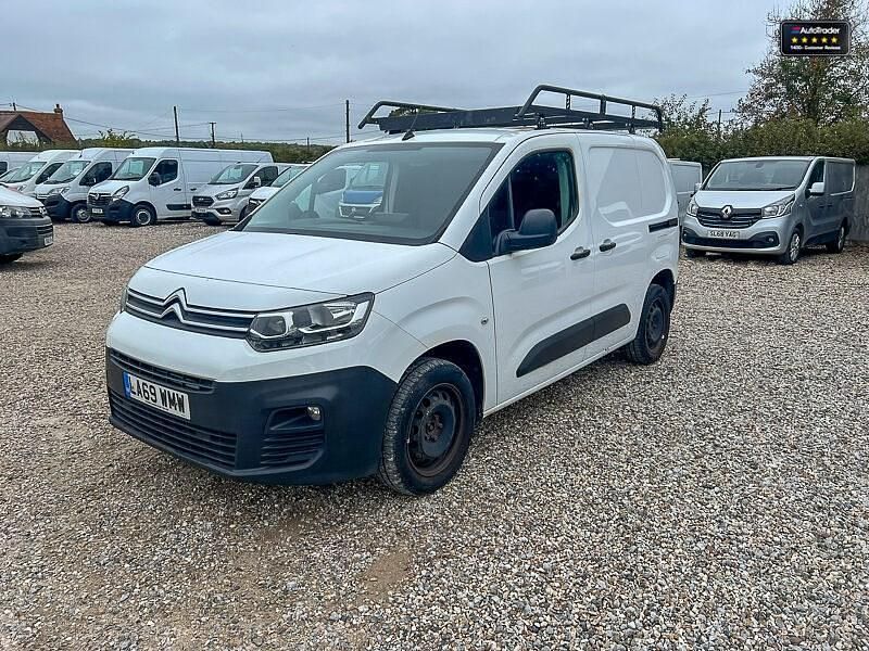 Used Citroën Berlingo PureTech 110 HP (80 kW) 2020 White MPV