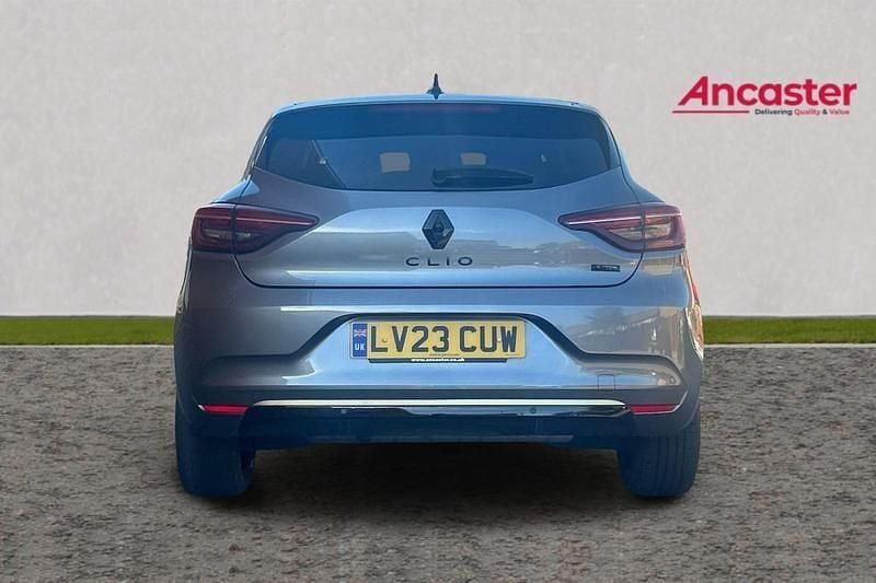 Used Renault Clio V Engineered 145 HP (106 kW) 2023 Grey Hatchback