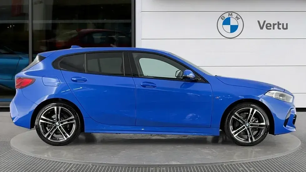 Used BMW 118 M Sport 136 HP (100 kW) 2023 Blue Hatchback