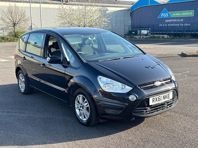 Used Ford S-MAX Zetec 140 HP (102 kW) 2011 Black MPV