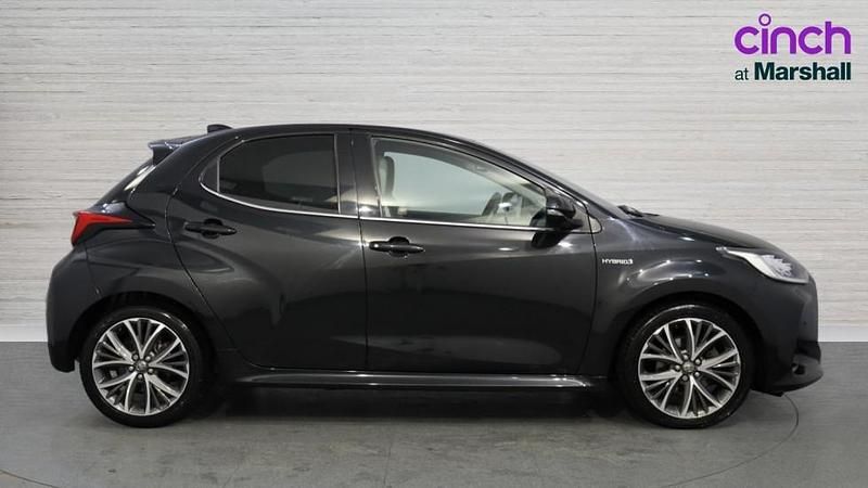 Used Toyota Yaris Hybrid 116 HP (85 kW) 2020 Black