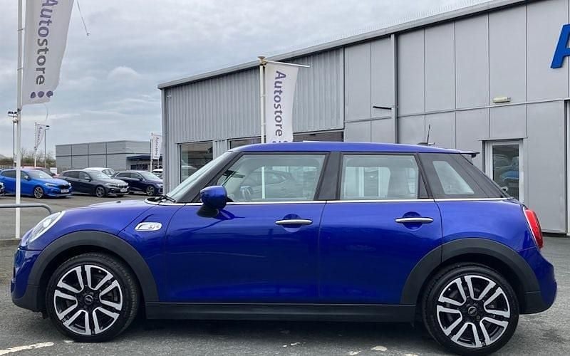 Used Mini Cooper S Exclusive 192 HP (141 kW) 2019 Blue Hatchback