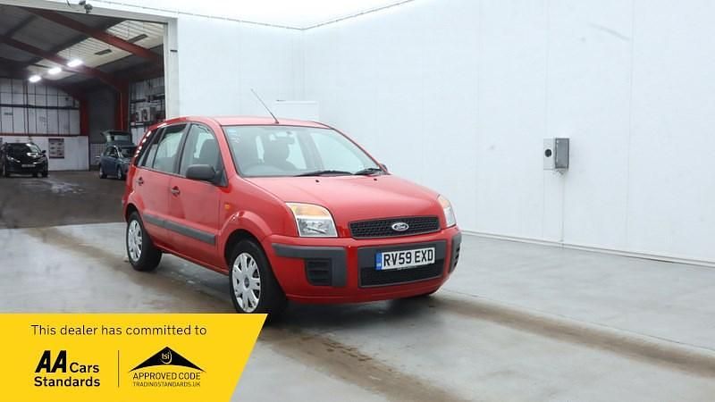 Red Used 2009 Ford Fusion Style | £1,900 (Good price) - Image 1/4