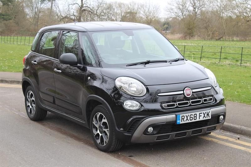 Used Fiat 500L Cross 95 HP (69 kW) 2018 Black MPV