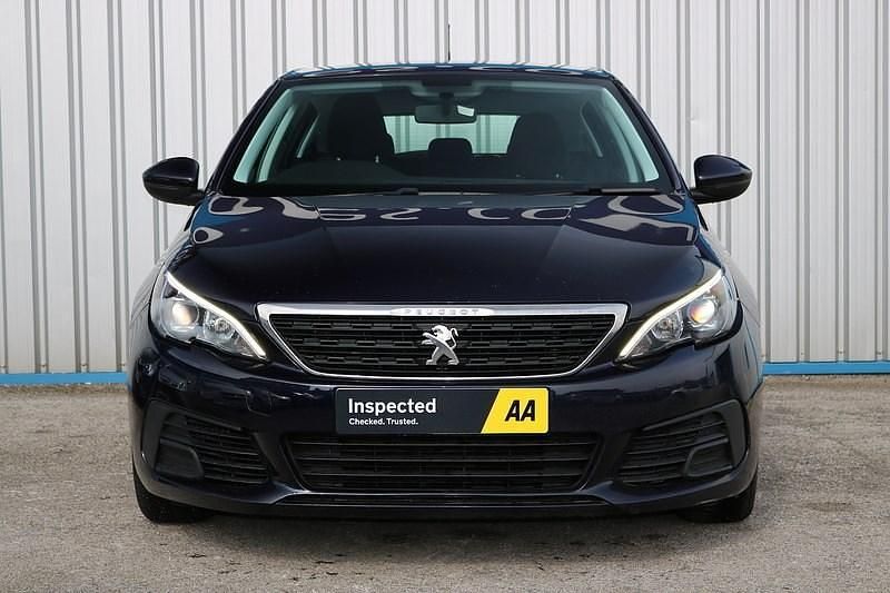Używany Peugeot 308 Access 100 KM (73 kW) 2018 Niebieski Hatchback