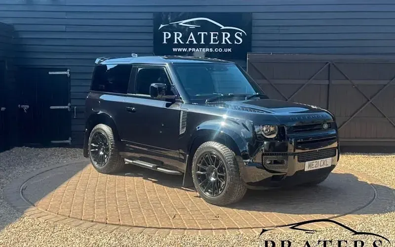 Used Land Rover Defender 525 HP (386 kW) 2024 SUV