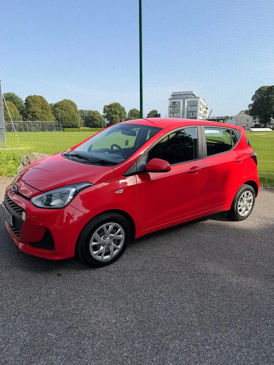 Used Hyundai i10 SE 100 HP (73 kW) 2019 Red Hatchback