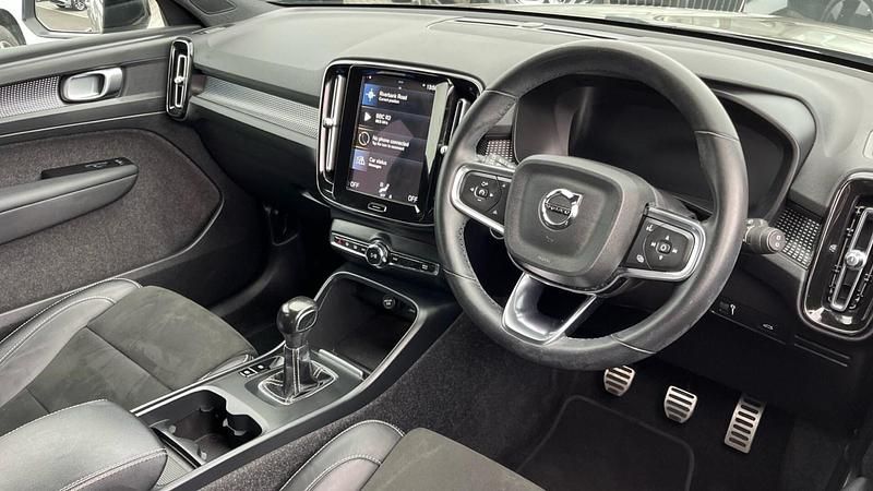 Used Volvo XC40 R-Design 161 HP (118 kW) 2022 Grey SUV