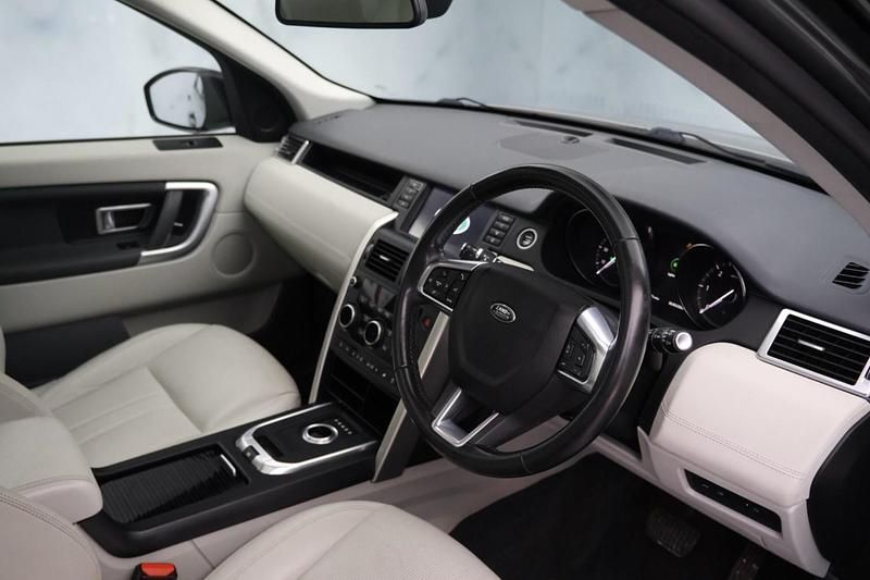 Used Land Rover Discovery Sport HSE 180 HP (132 kW) 2017 Grey SUV