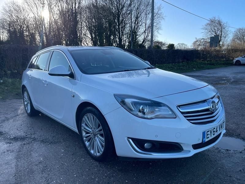 Used Vauxhall Insignia 2015 White Estate