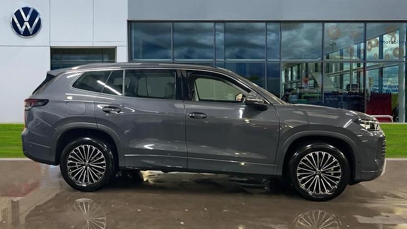 Usado VW Tayron Life 204 CV (150 kW) 2025 Gris SUV