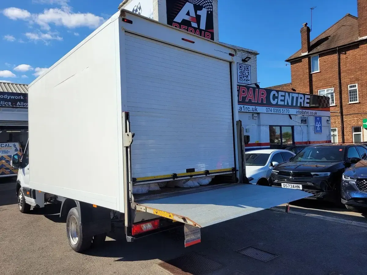 Used Ford Transit S 130 HP (95 kW) 2020 White Van