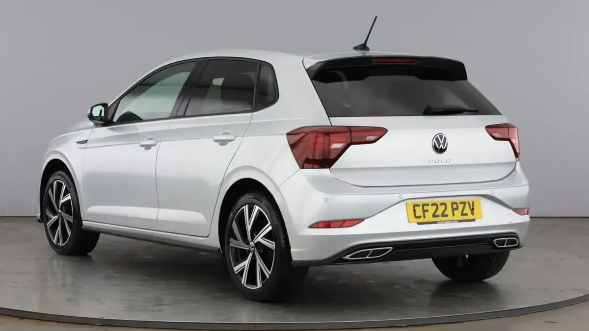 Usado VW Polo R-line 95 HP (69 kW) 2022 Prateado Citadino