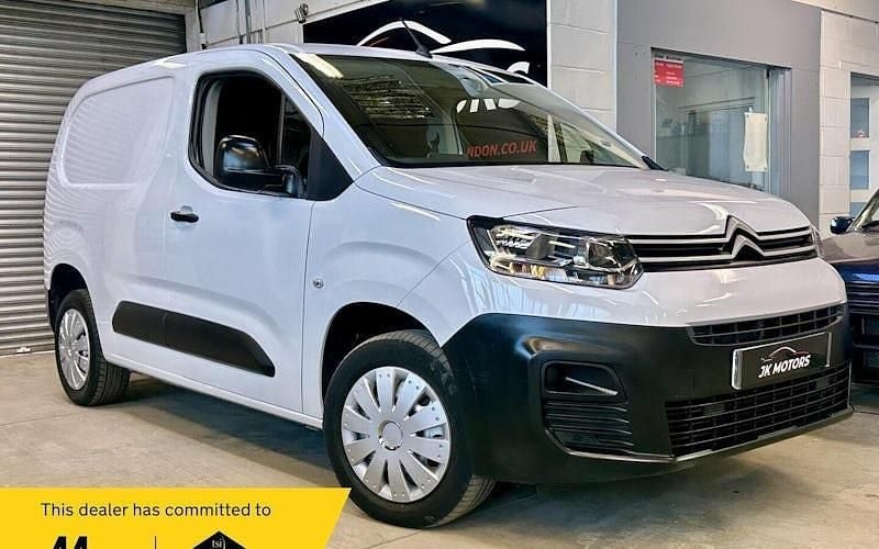 Used Citroën Berlingo 102 HP (75 kW) 2023 White MPV