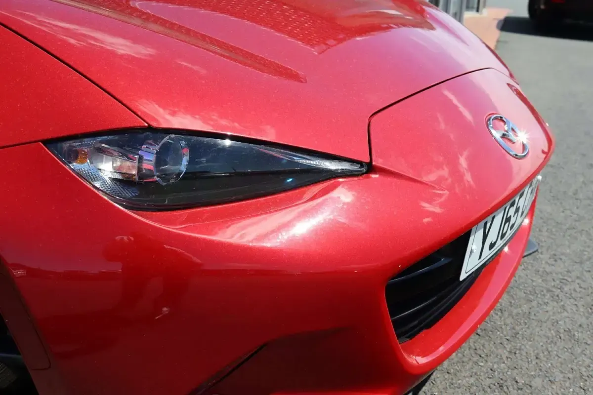 Used Mazda MX5 Inclusive 160 HP (117 kW) 2015 Soul red Cabriolet
