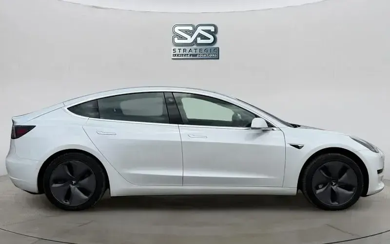Used Tesla Model 3 Standard Range 180 kW (245 HP) 2021 Sedan