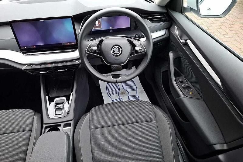 Used Skoda Octavia SE Technology 150 HP (110 kW) 2024 White Estate