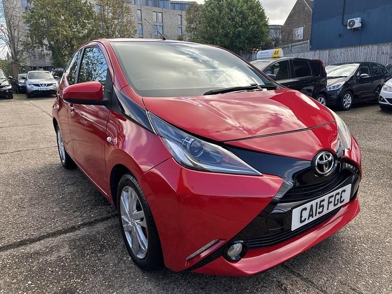Red Used 2015 Toyota Aygo x-press Hatchback | £4,495 (Good price) - Image 1/4