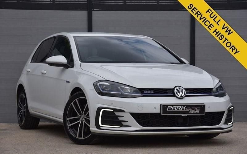 Used 2020 VW Golf VII GTE Hatchback | £11,965 (Good price) - Image 1/4