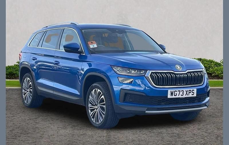 Race blue metallic Used 2023 Skoda Kodiaq SE L Executive SUV | £29,743 (Fair price) - Image 1/3