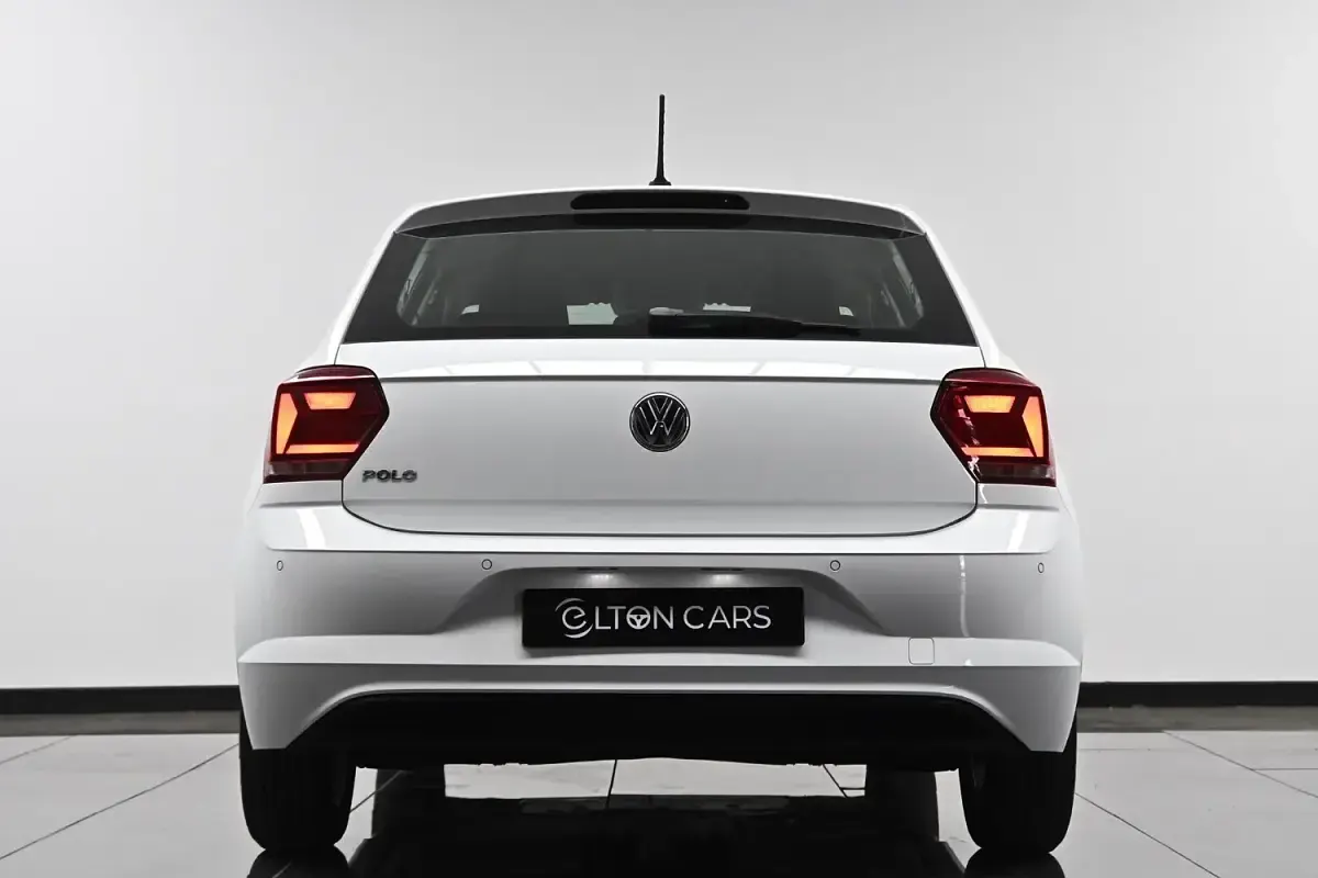 Used VW Polo SE 95 HP (69 kW) 2019 White Hatchback
