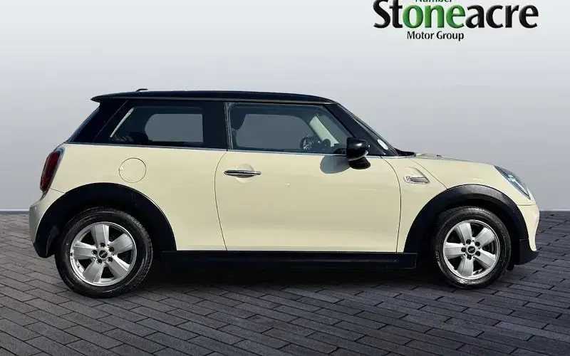 Used Mini Cooper Classic 136 HP (100 kW) 2021 Hatchback