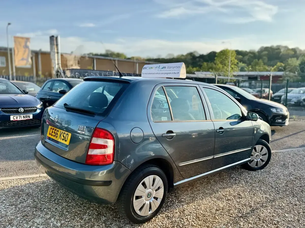 Used Skoda Fabia Ambiente 64 HP (47 kW) 2006 Grey Hatchback