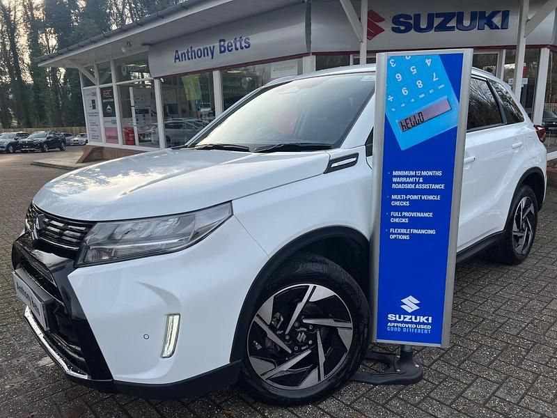 White Used 2025 Suzuki Vitara Hatchback | £22,999 (Expensive) - Image 1/2