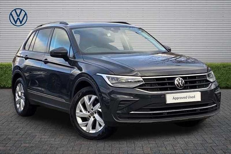 Used VW Tiguan Life 150 HP (110 kW) 2022 Urano grey SUV