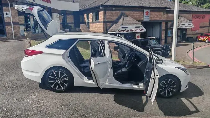Used Hyundai i40 SE 2015 White Estate