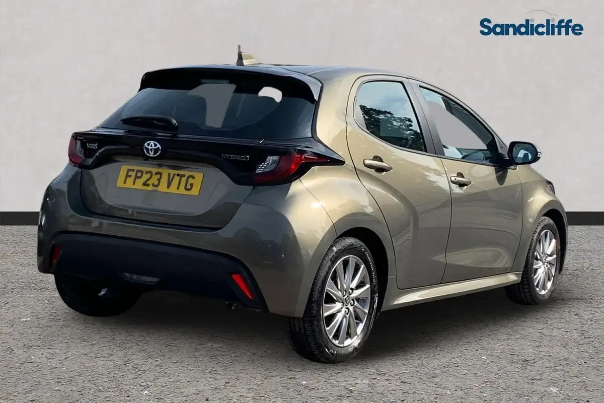Used Toyota Yaris 116 HP (85 kW) 2025 Gold Hatchback