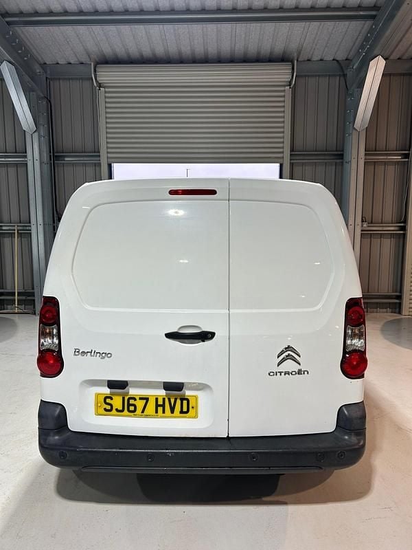 Used Citroën Berlingo 75 HP (55 kW) 2017 White MPV