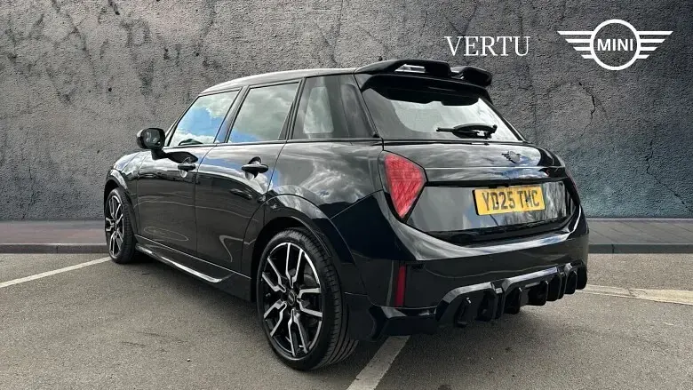 Usado Mini Cooper Sport 150 kW (204 CV) 2025 Negro Utilitario