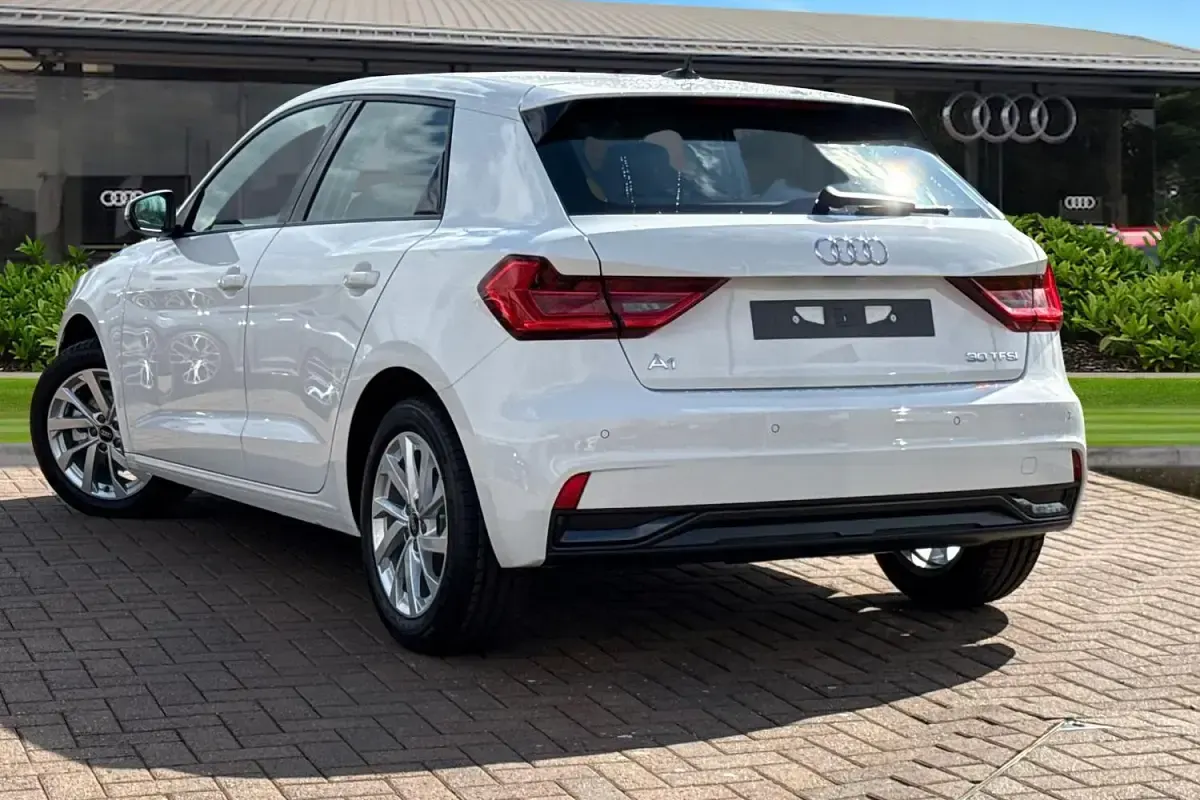 Nouă Audi A1 Sportback Sport 110 CP (80 kW) 2026 Alb Hatchback