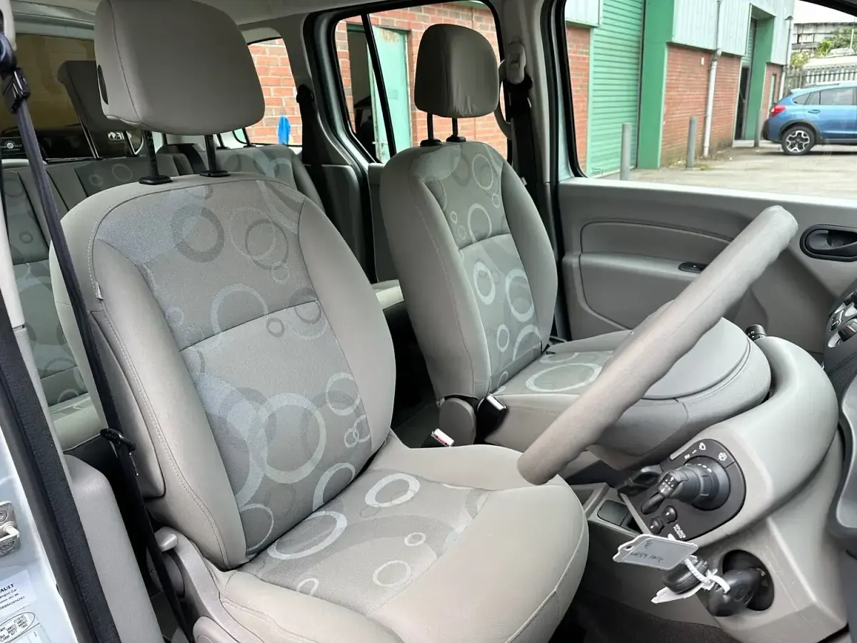 Used Renault Kangoo Expression 2009 Grey MPV