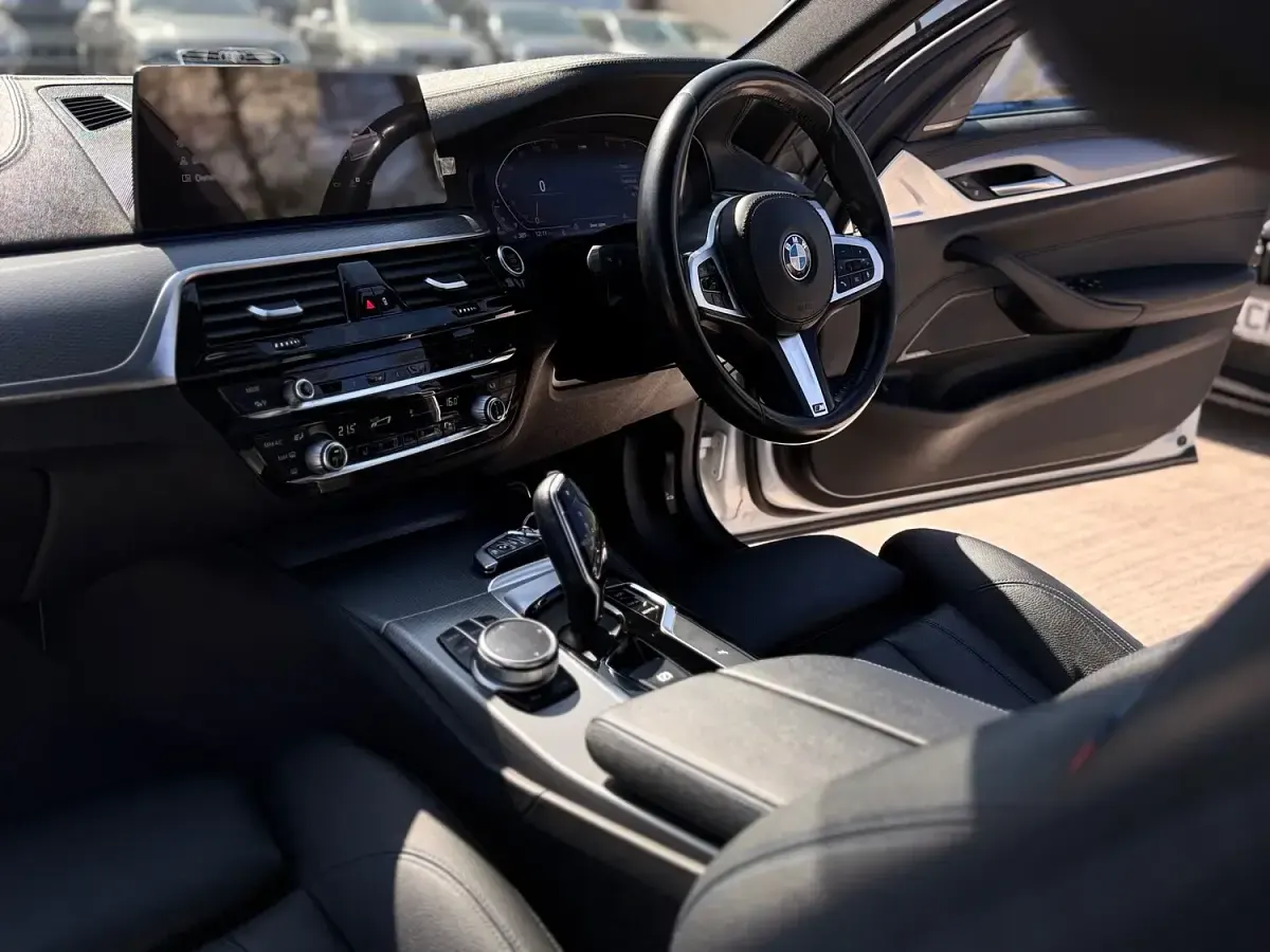 Used BMW 520 M Sport 190 HP (139 kW) 2020 White Sedan