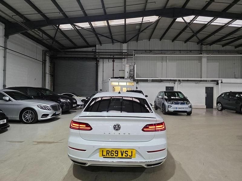 Used VW Arteon R-line 190 HP (139 kW) 2019 White Hatchback
