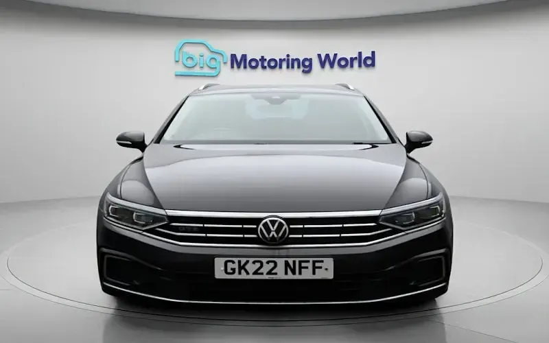 Usado VW Passat Advance 218 HP (160 kW) 2022 Cinzento Carrinha