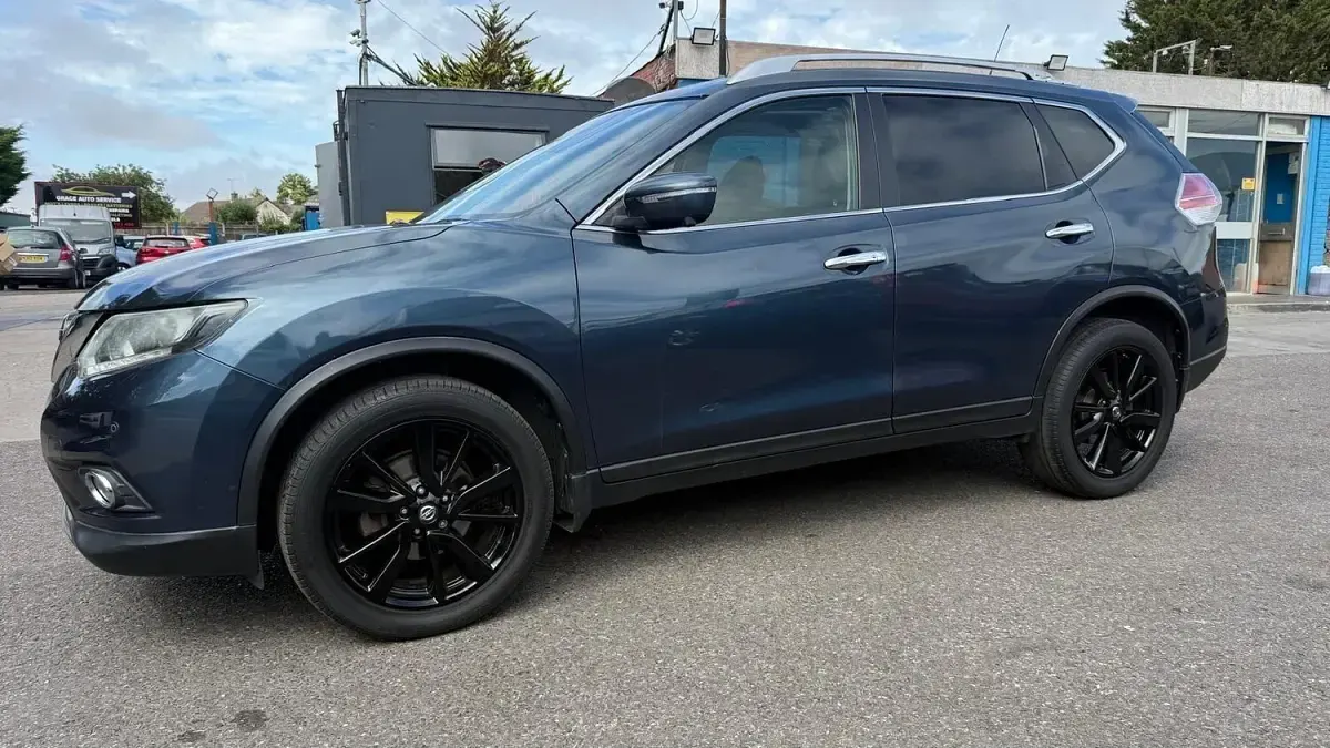 Used Nissan X-Trail N-TEC 130 HP (95 kW) 2015 Blue SUV