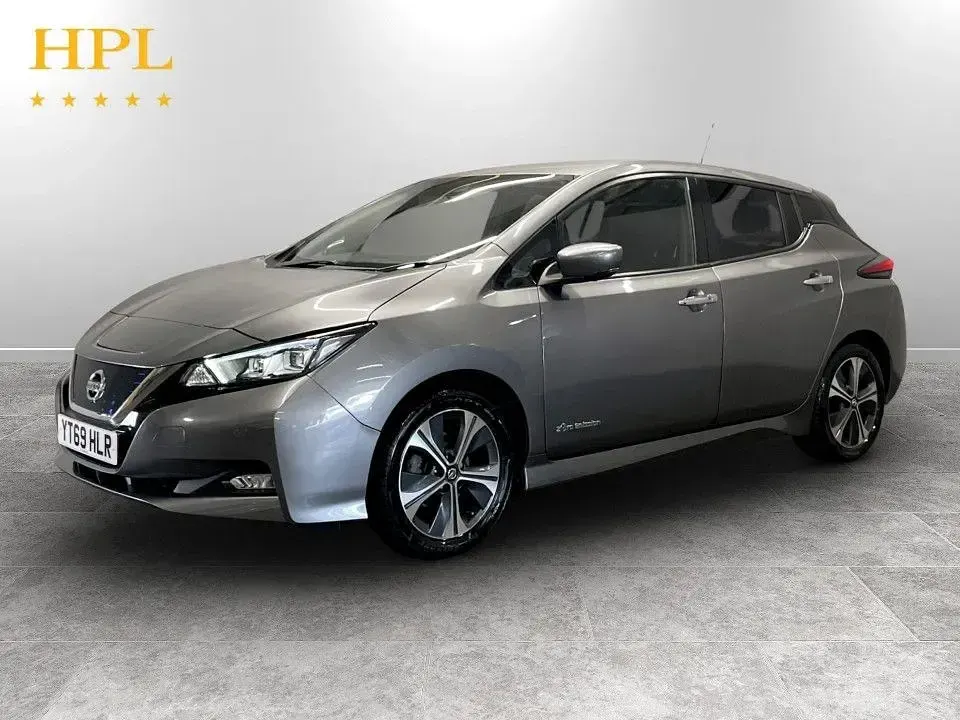 Usado Nissan Leaf Tekna 110 kW (150 HP) 2019 Cinzento Citadino