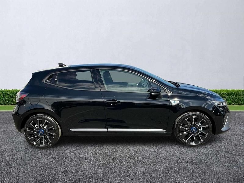Used Renault Clio V Iconic Esprit Alpine 2026 Diamond black Hatchback