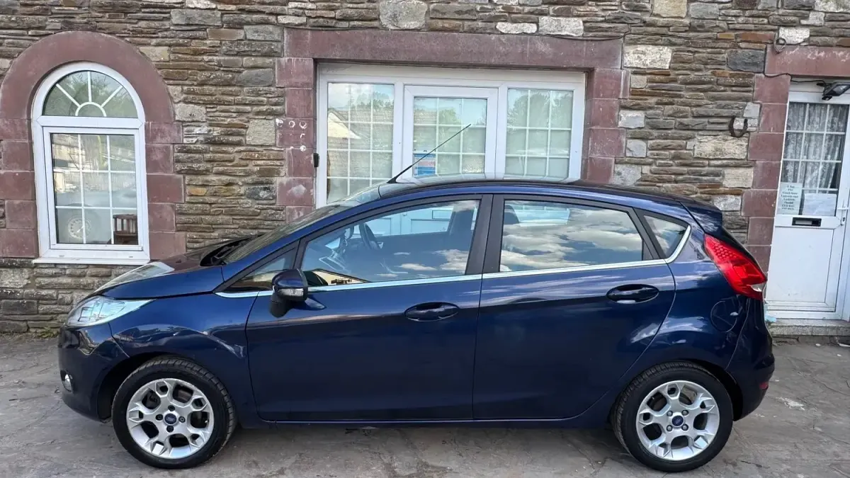 Used Ford Fiesta Zetec 2012 Blue Hatchback