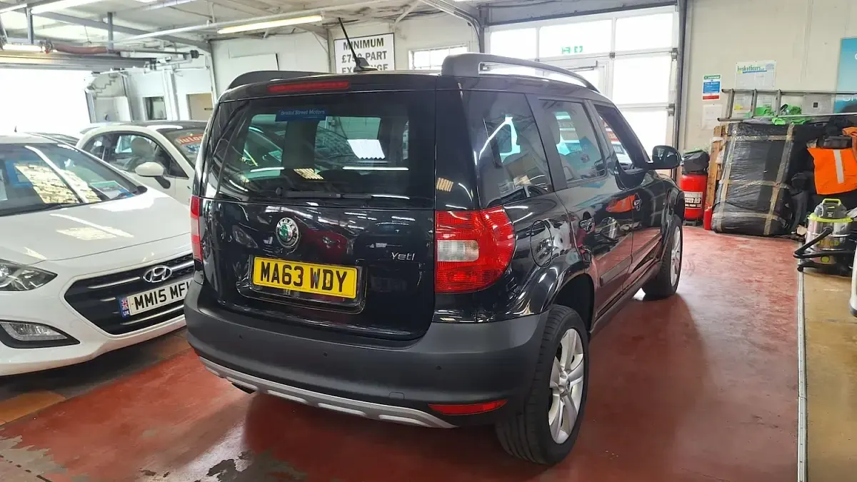 Used Skoda Yeti SE 105 HP (77 kW) 2013 Black SUV